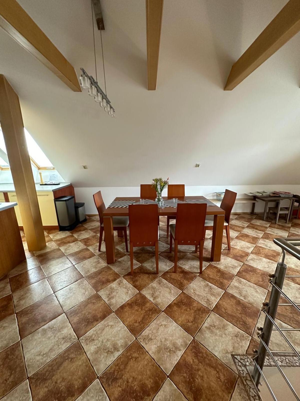 Apartman Lipa Mikulov Eksteriør billede